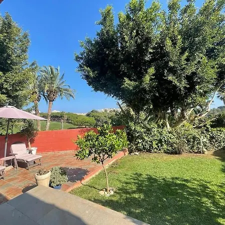 Casa de Férias Casa De 3 Plantas, Con Jardin Y Vistas Al Golf